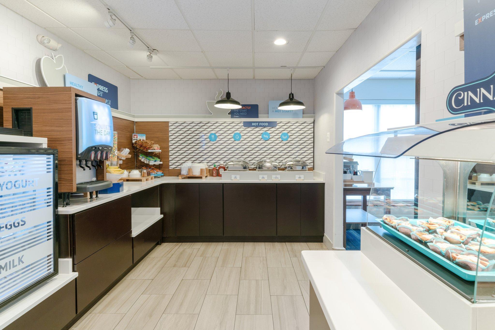 Holiday Inn Express Prince Frederick By Ihg Eksteriør billede