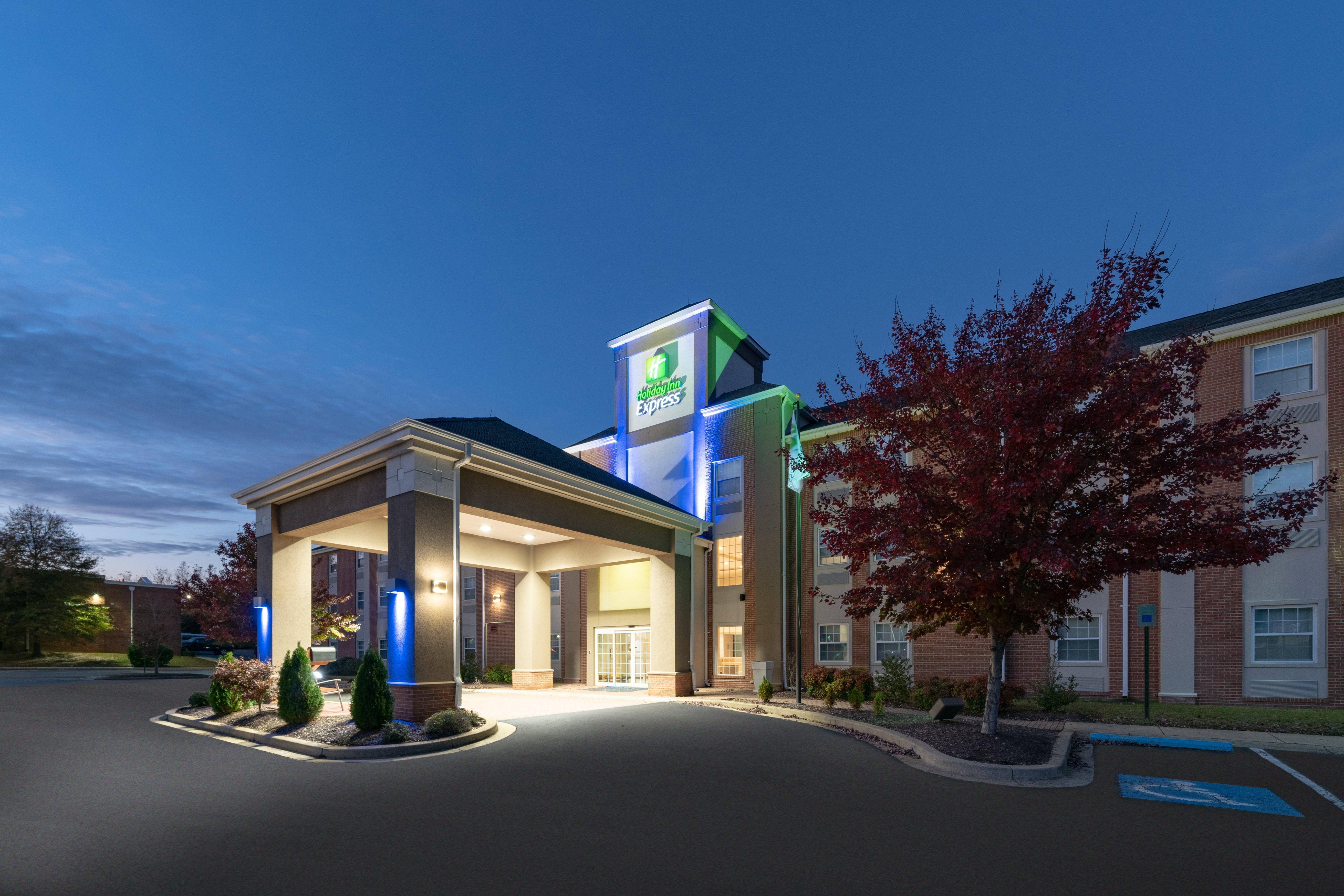 Holiday Inn Express Prince Frederick By Ihg Eksteriør billede