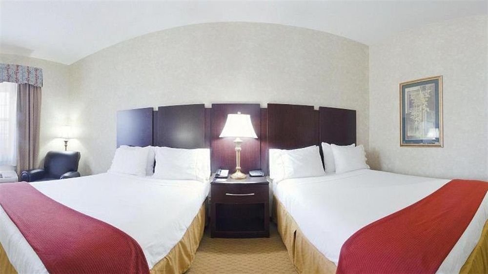 Holiday Inn Express Prince Frederick By Ihg Eksteriør billede