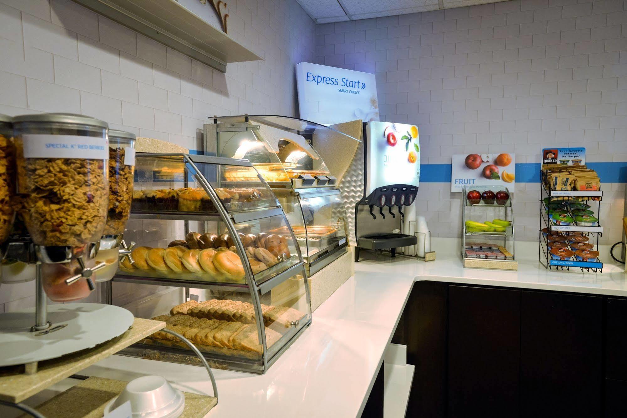 Holiday Inn Express Prince Frederick By Ihg Eksteriør billede
