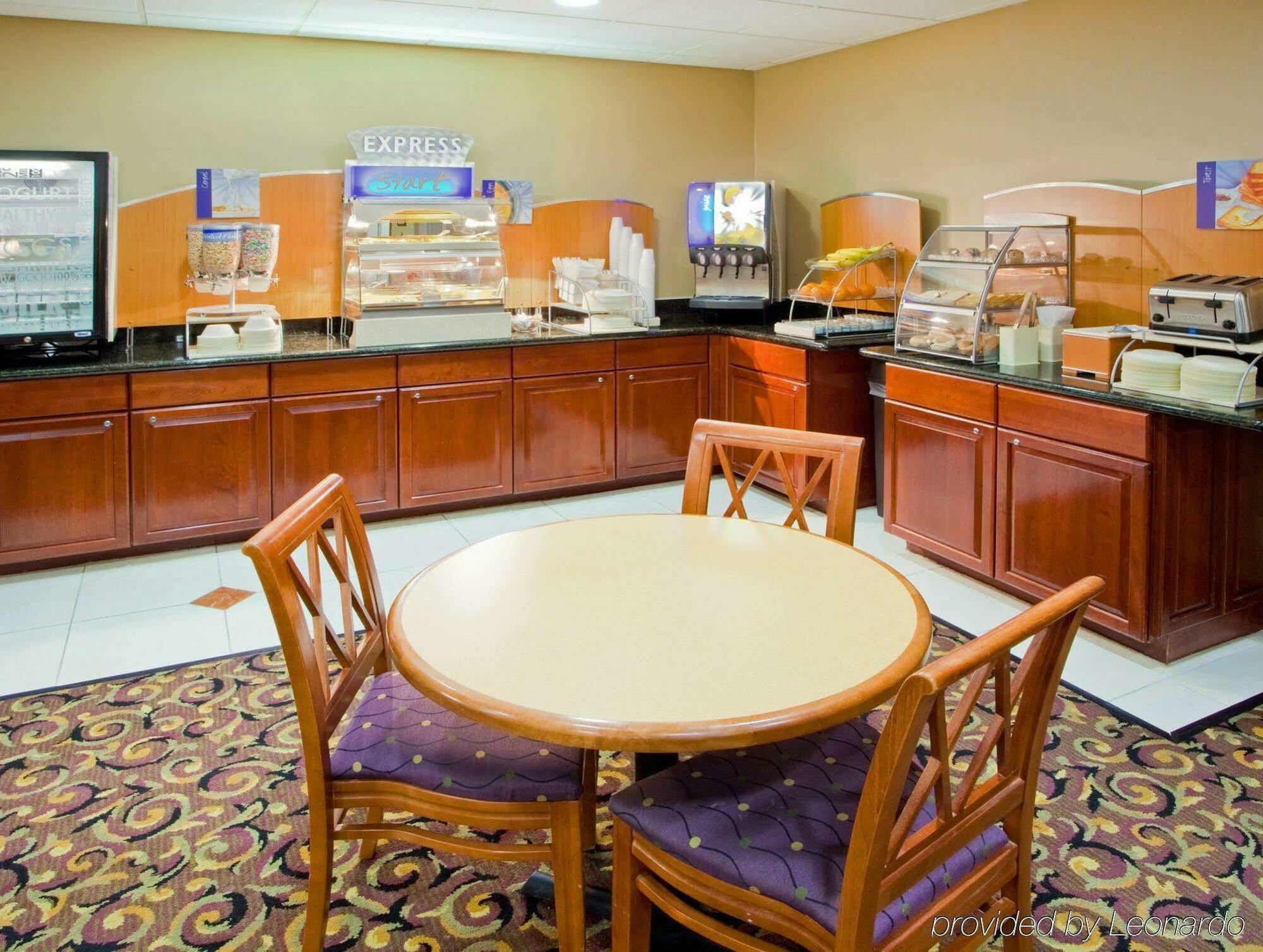 Holiday Inn Express Prince Frederick By Ihg Eksteriør billede